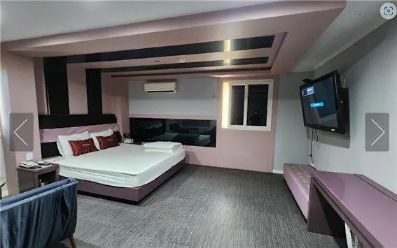 Sky Motel